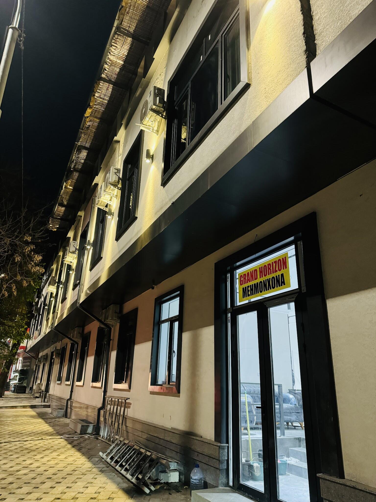 Grand Horizon Hotel